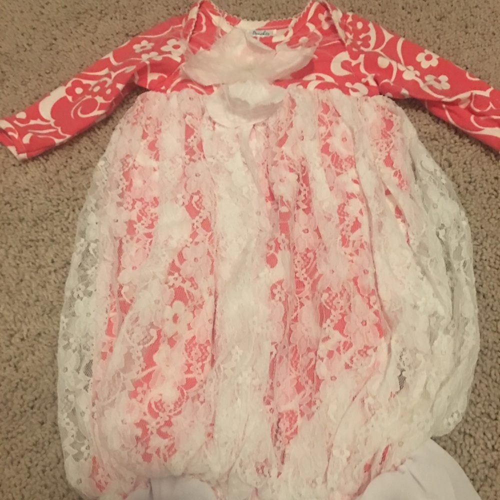 Darling peach and white lace sack